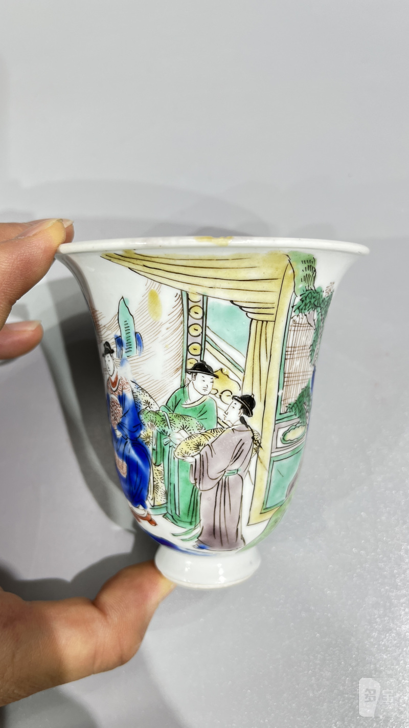 清康熙 五彩西厢记人物仰钟杯 - 图7